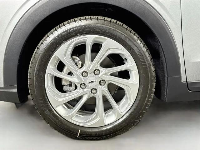 2027 Chevrolet Bolt LT FWD