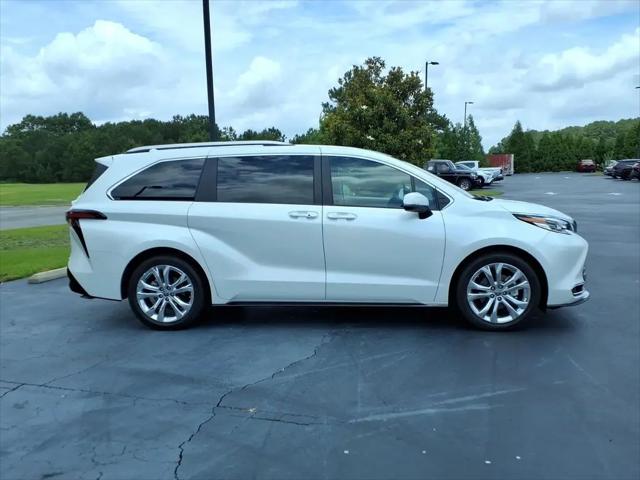 2022 Toyota Sienna Platinum