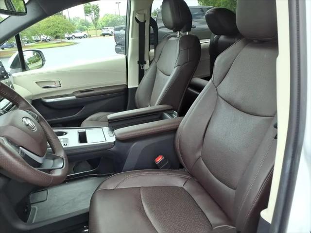 2022 Toyota Sienna Platinum