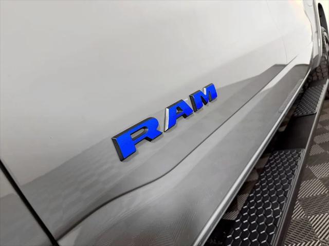 2020 Ram 1500 Big Horn Crew Cab 4x4 5'7" Box