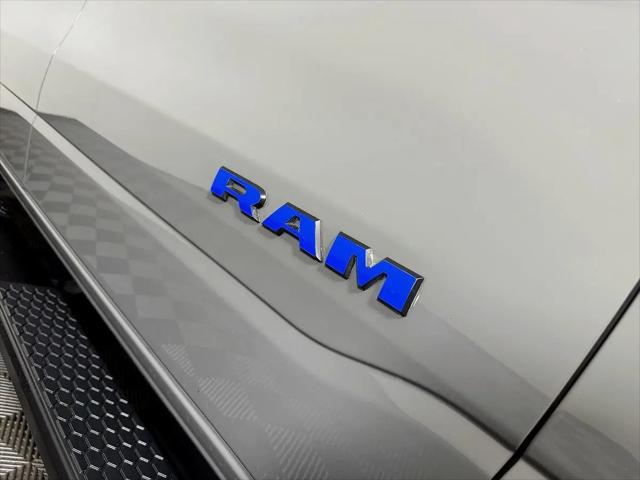 2020 Ram 1500 Big Horn Crew Cab 4x4 5'7" Box