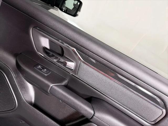 2020 Ram 1500 Big Horn Crew Cab 4x4 5'7" Box