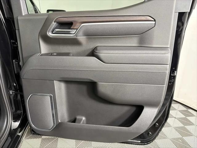 2026 GMC Sierra 1500 Crew Cab, Short Bed, SLT, 4WD
