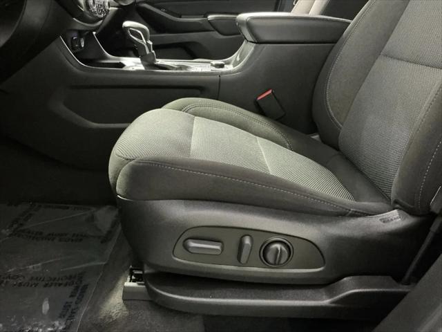 2023 Chevrolet Traverse AWD LT Cloth
