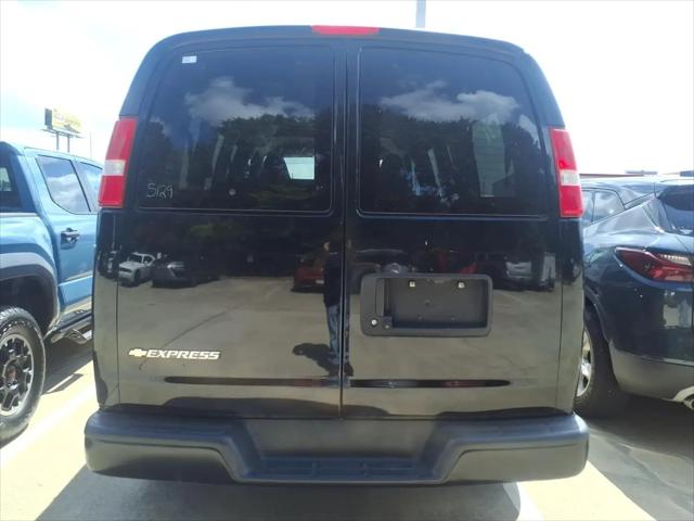 2020 Chevrolet Express Passenger RWD 2500 Regular Wheelbase LS