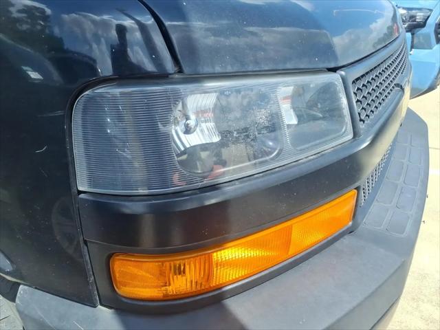 2020 Chevrolet Express Passenger RWD 2500 Regular Wheelbase LS
