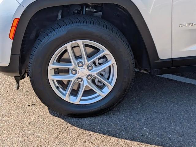 2023 Jeep Grand Cherokee L Laredo 4x4