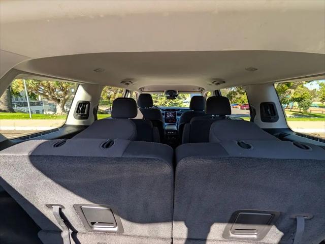 2023 Jeep Grand Cherokee L Laredo 4x4