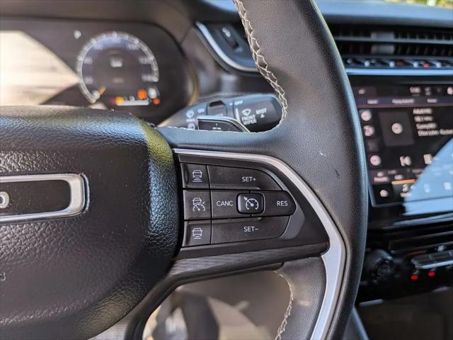 2023 Jeep Grand Cherokee L Laredo 4x4