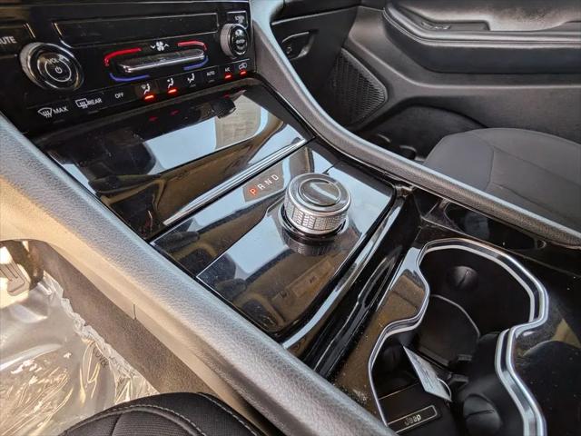2023 Jeep Grand Cherokee L Laredo 4x4