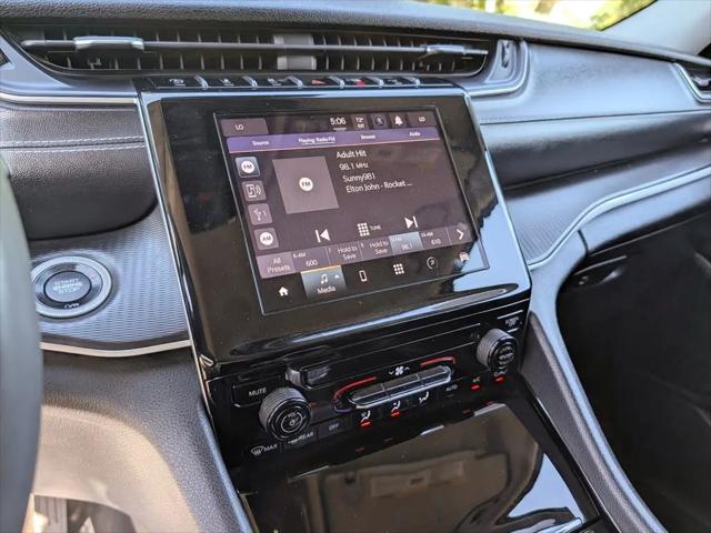 2023 Jeep Grand Cherokee L Laredo 4x4