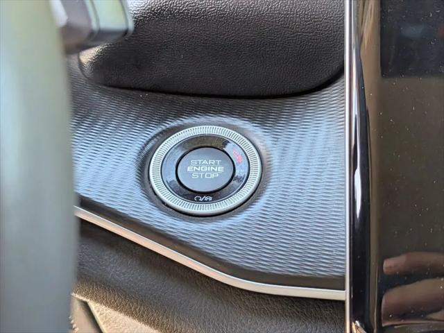 2023 Jeep Grand Cherokee L Laredo 4x4