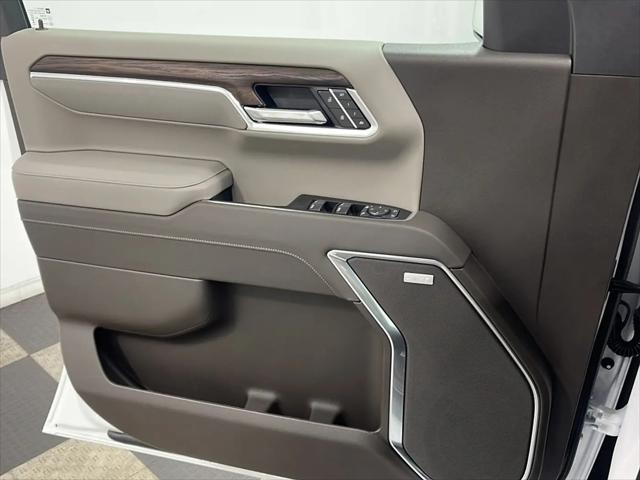 2026 GMC Sierra 1500 Crew Cab, Short Bed, SLT, 4WD