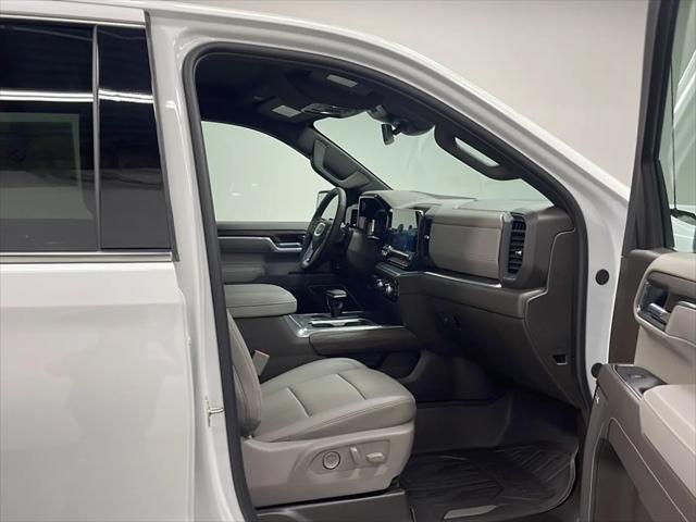 2026 GMC Sierra 1500 Crew Cab, Short Bed, SLT, 4WD