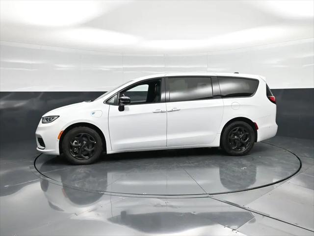 2024 Chrysler Pacifica Hybrid S Appearance Pkg