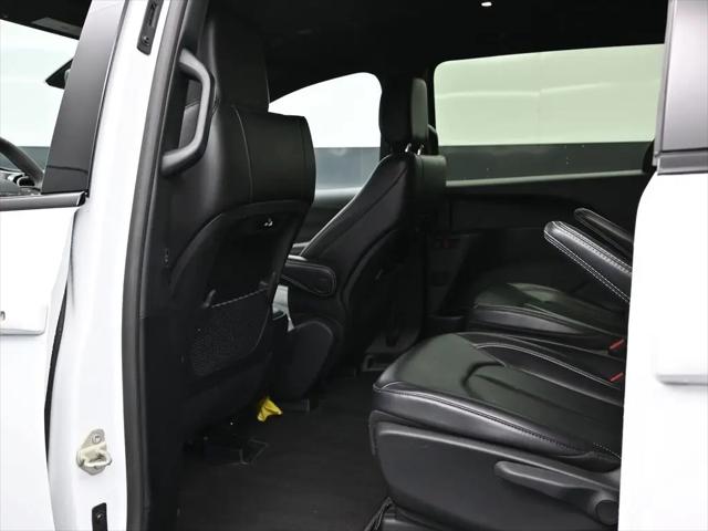 2024 Chrysler Pacifica Hybrid S Appearance Pkg