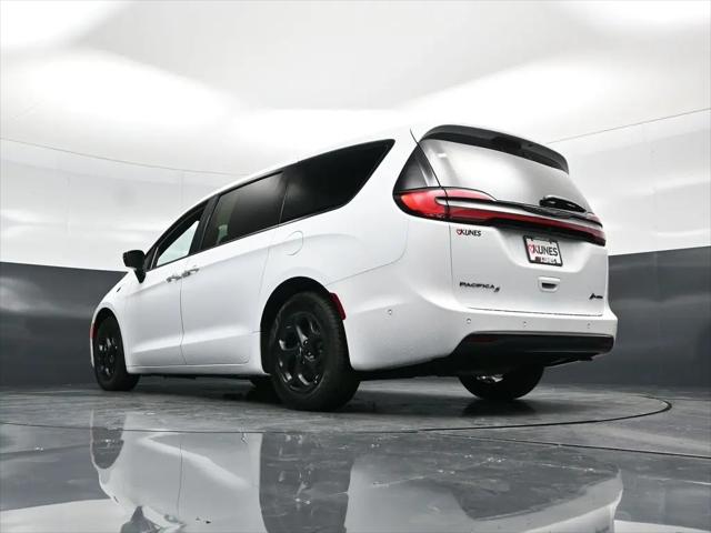 2024 Chrysler Pacifica Hybrid S Appearance Pkg