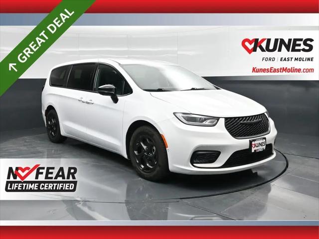 2024 Chrysler Pacifica Hybrid S Appearance Pkg for sale in East Moline, IL