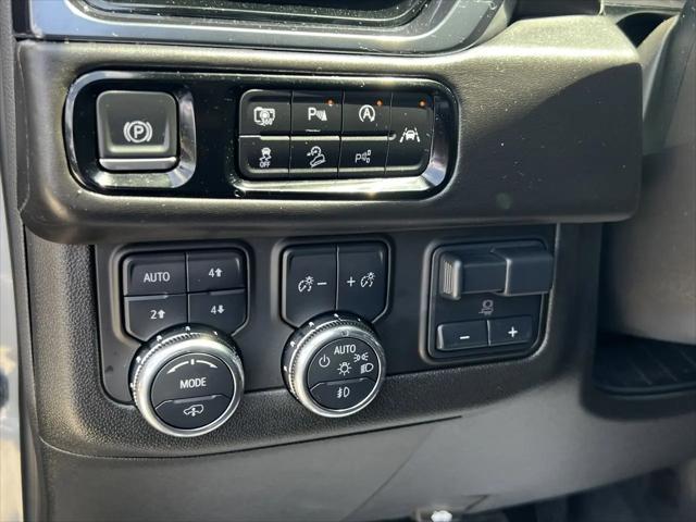 2025 GMC Yukon XL 4WD AT4 Ultimate
