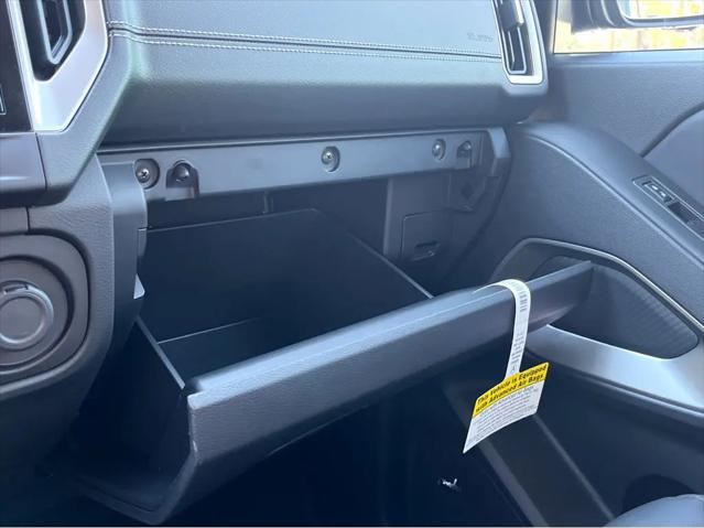 2025 Nissan Frontier Crew Cab SL 4x2
