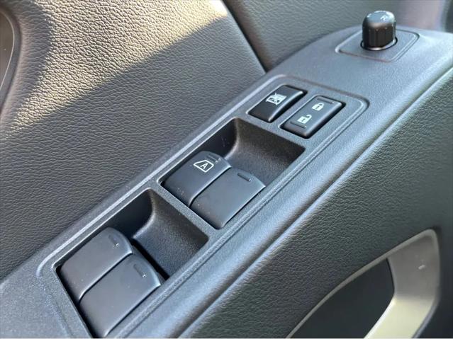 2025 Nissan Frontier Crew Cab SL 4x2