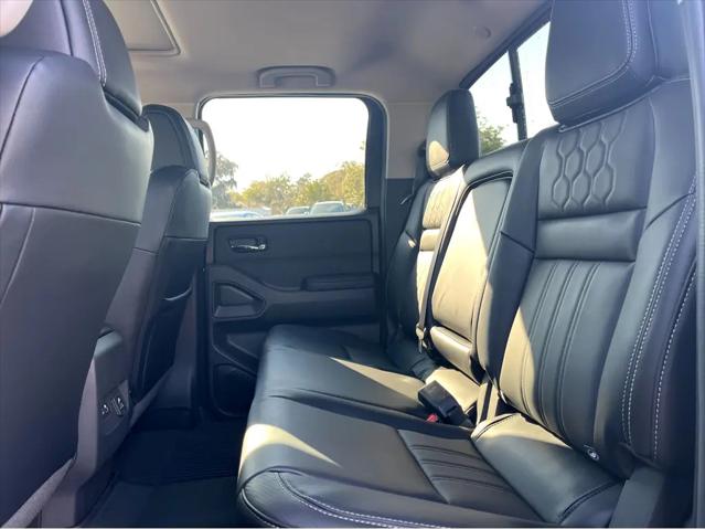2025 Nissan Frontier Crew Cab SL 4x2
