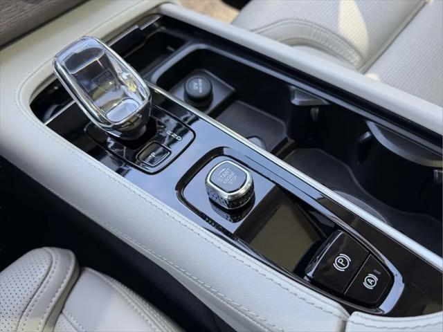 2023 Volvo XC90 B6 Ultimate 7-Seater