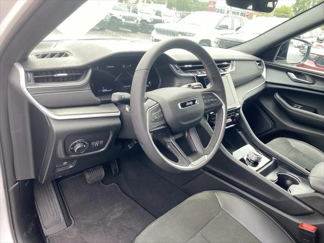2025 Jeep Grand Cherokee Altitude X 4x2