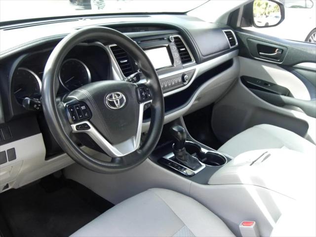 2017 Toyota Highlander LE