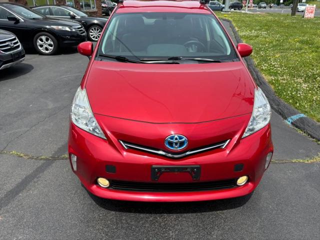 2014 Toyota Prius v Five