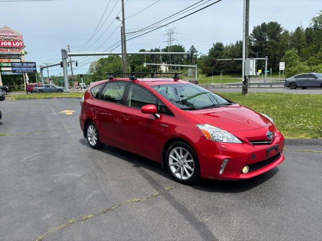 2014 Toyota Prius v Five