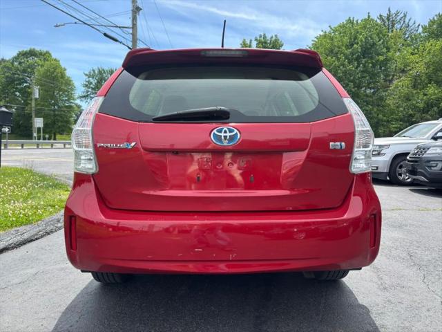 2014 Toyota Prius v Five