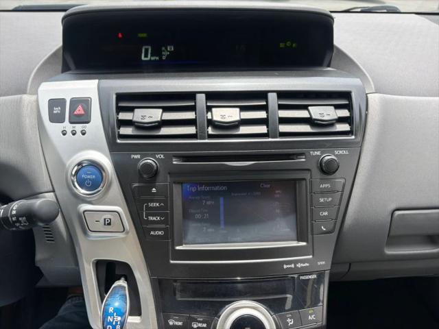 2014 Toyota Prius v Five