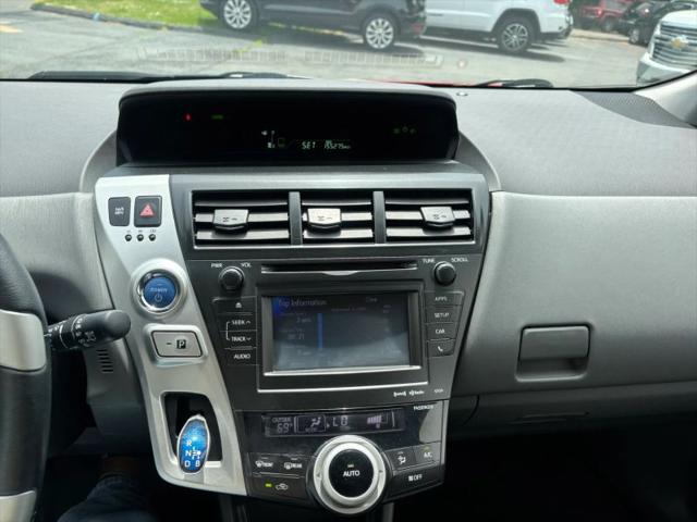 2014 Toyota Prius v Five