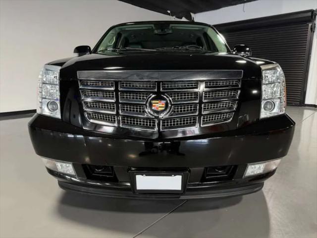 2013 Cadillac Escalade Standard