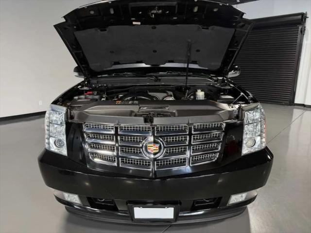 2013 Cadillac Escalade Standard