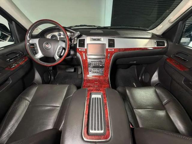 2013 Cadillac Escalade Standard