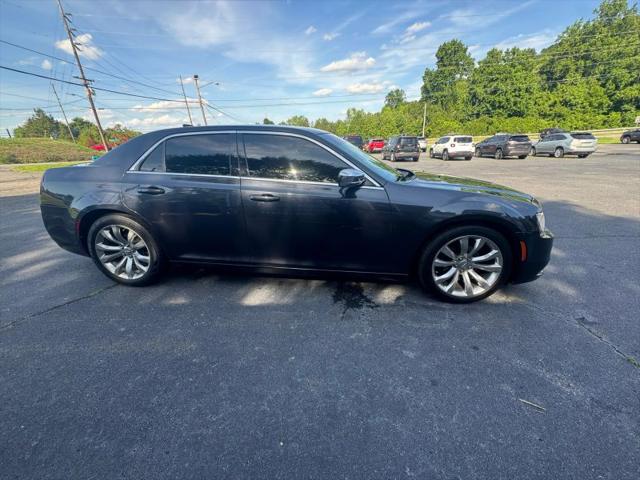 2019 Chrysler 300 Touring