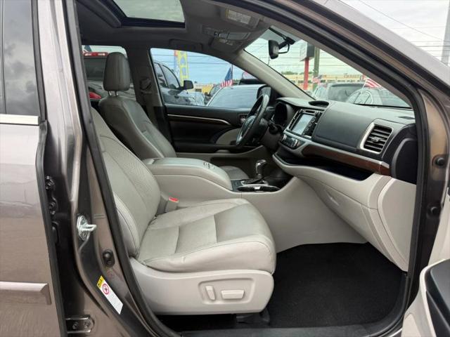 2016 Toyota Highlander Limited V6