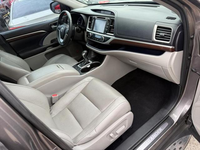 2016 Toyota Highlander Limited V6