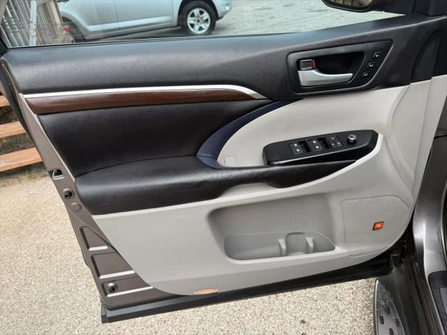 2016 Toyota Highlander Limited V6