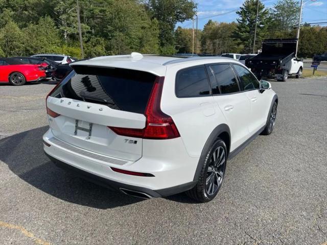 2021 Volvo V60 Cross Country T5