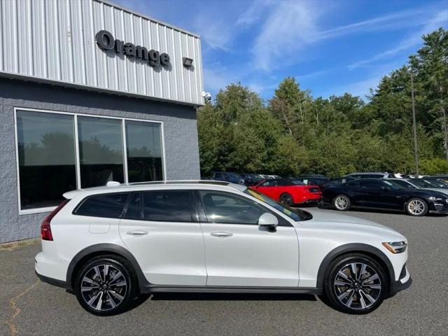 2021 Volvo V60 Cross Country T5