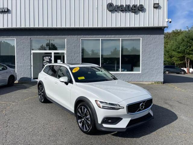 2021 Volvo V60 Cross Country T5