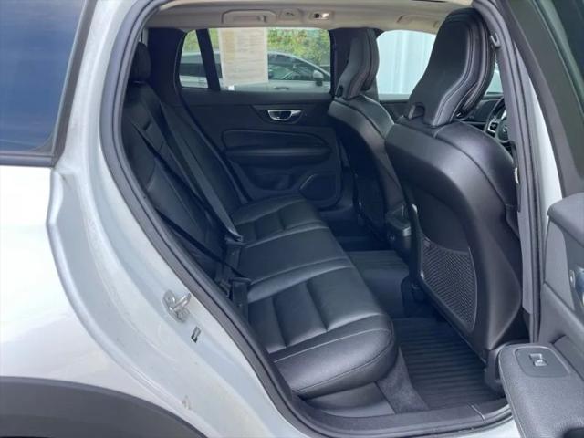 2021 Volvo V60 Cross Country T5