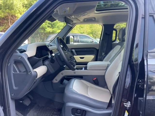 2024 Land Rover Defender 110 P400 X-Dynamic SE