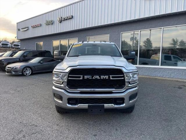 2024 Ram 3500 Tradesman Crew Cab 4x4 8' Box