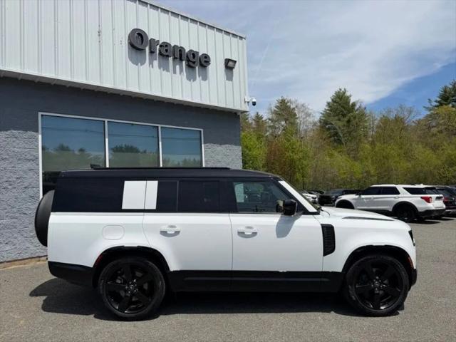 2025 Land Rover Defender 130 P400 X-Dynamic SE