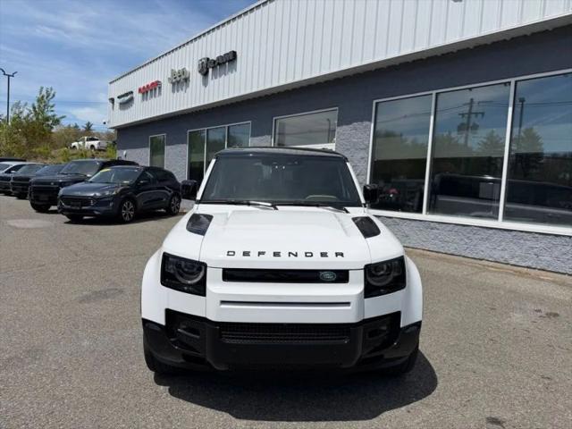 2025 Land Rover Defender 130 P400 X-Dynamic SE