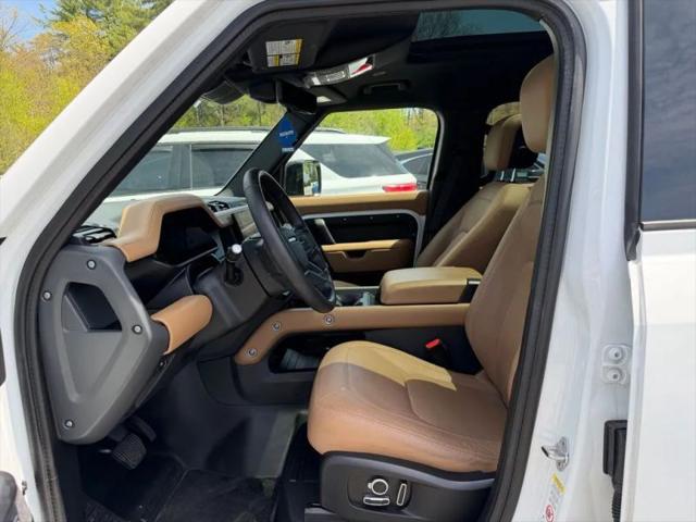 2025 Land Rover Defender 130 P400 X-Dynamic SE
